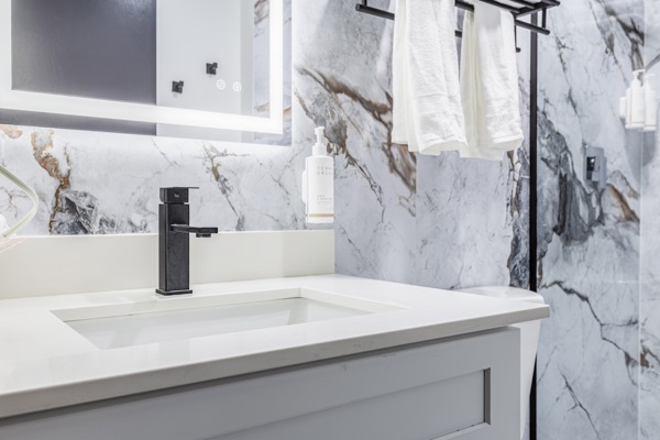 Two queen room bathroom