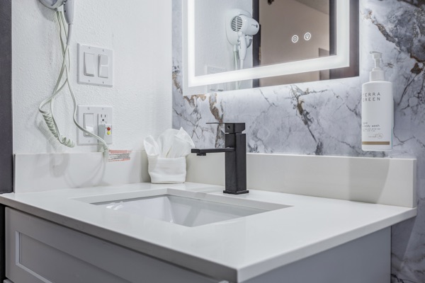 Two queen room vanity